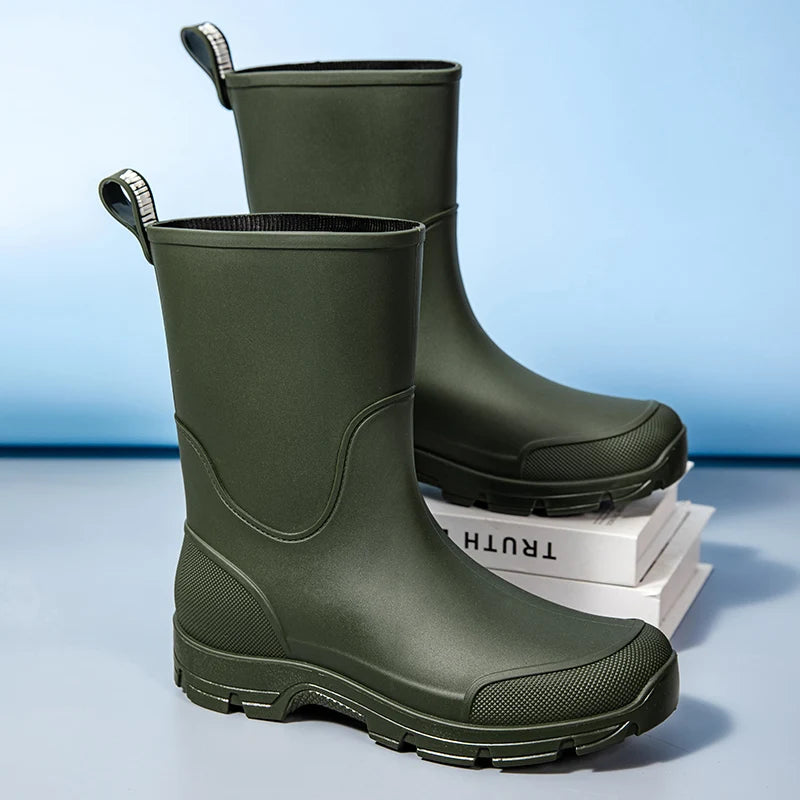 Bottes de pluie pour femmes. À la mode pour les vêtements d'extérieur. Étanche. Mi-mollet. Grands tailles disponibles. Antidérapant. Semelle épaisse. Suita
