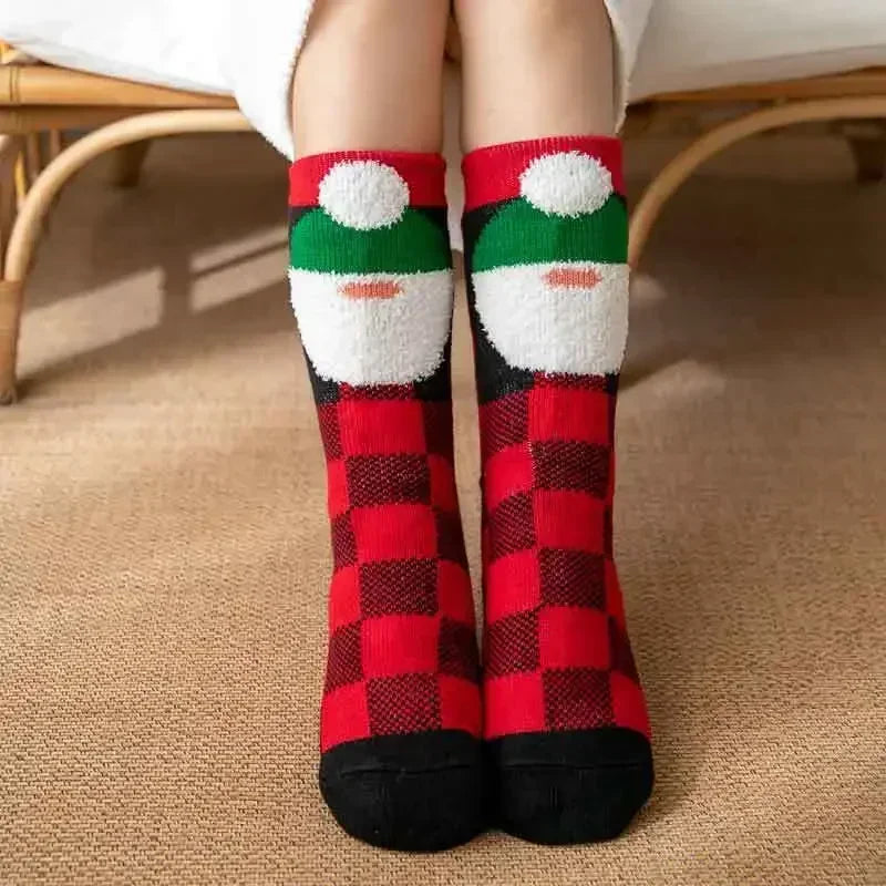 Cadeau de noël pantoufle chaussettes femmes thermique hiver chaud en peluche antidérapant poignée dormir sol chaussette courte floue moelleux femme dessin animé