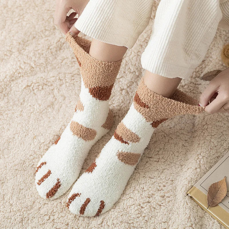 Chaussettes d'hiver pour femmes, chaussettes chaudes en molleton de corail épais, patte de chat Animal, mignonnes, chaussettes de sol douces pour filles
