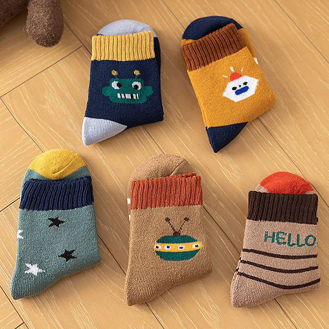 Chaussettes de sol épaisses et chaudes pour enfants, chaussettes à Tube moyen en peluche, chaussettes longues d'hiver pour garçons, chaussures thermiques pour enfants, chaussettes mignonnes de dessin animé pour bébé