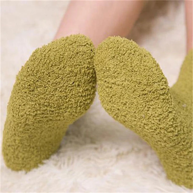 Chaussettes de lit pour femmes, couleur Pure, moelleuses, chaudes, cadeau de noël d'hiver, sol doux, couleur bonbon, chaussettes en velours polaire corail, livraison directe