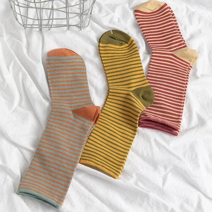 Chaussettes rétro rayées pour femmes, tube moyen, bas en coton, chaussettes coréennes, chaussettes japonaises, printemps et automne