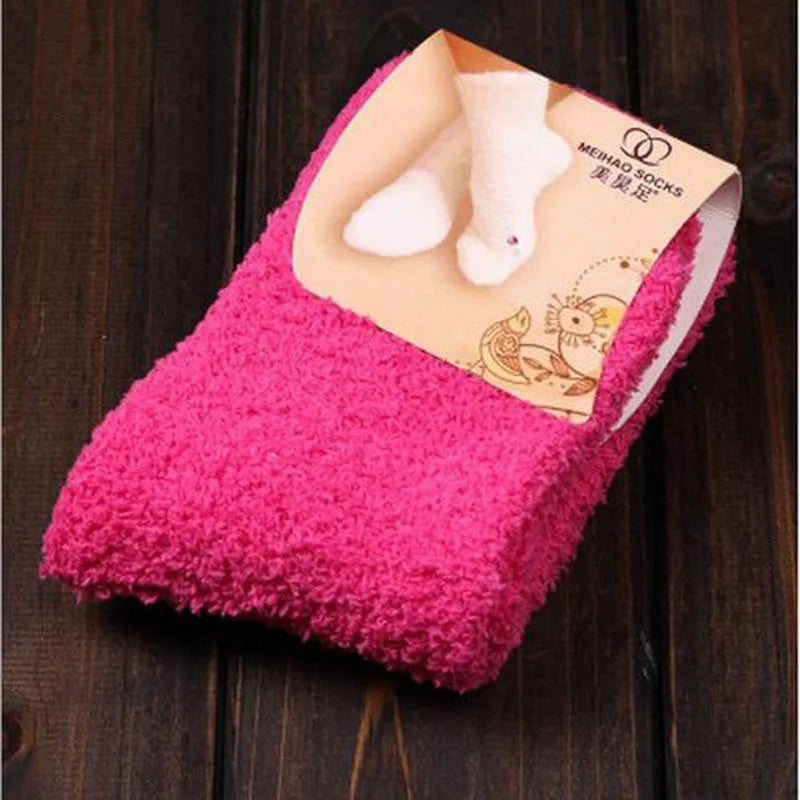 Chaussettes de lit pour femmes, couleur Pure, moelleuses, chaudes, cadeau de noël d'hiver, sol doux, couleur bonbon, chaussettes en velours polaire corail, livraison directe