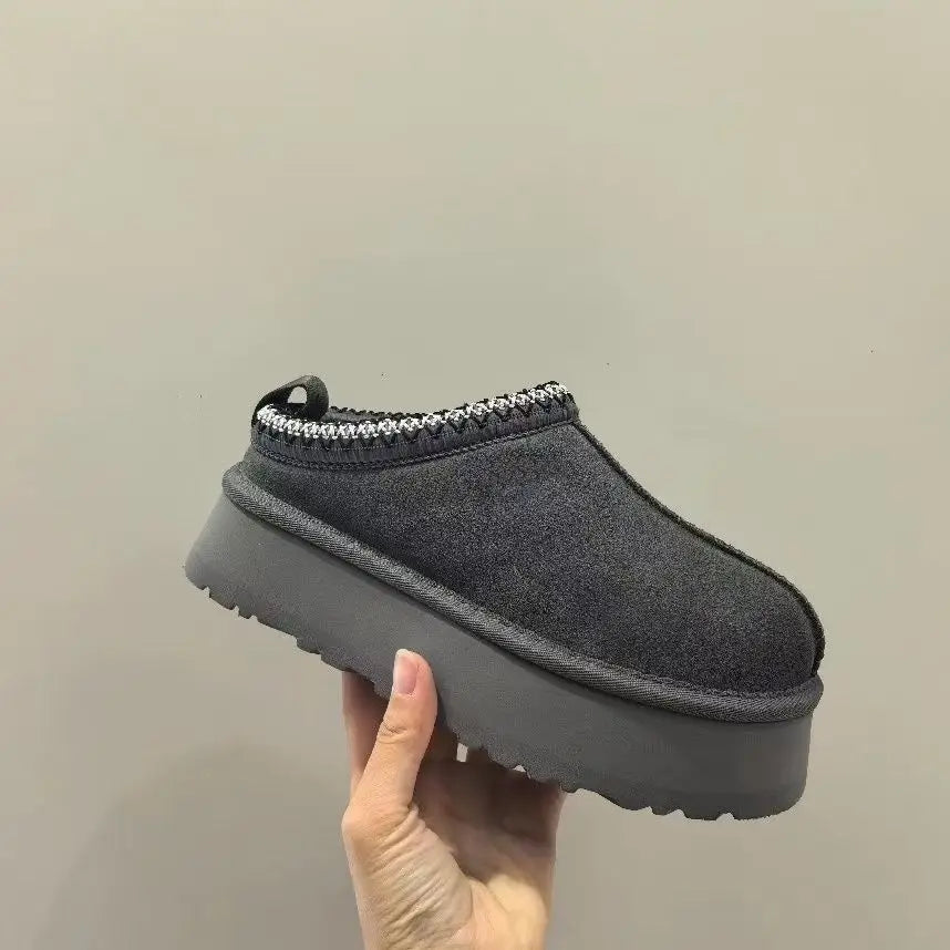 Pantoufles chaudes pour femmes, Mules à plateforme pelucheuse caramel, hauteur de levage confortable, diapositives intérieures et extérieures, garniture rouge, automne hiver 2025