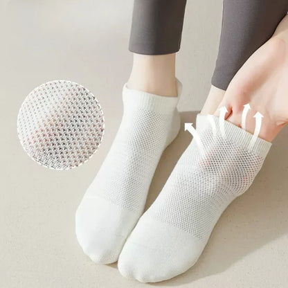 Chaussettes de Yoga en maille respirante pour femmes, en coton, coupe basse, courtes, pour gymnastique, Fitness, danse, sport, professionnelles, antidérapantes, pour Pilates