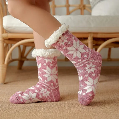 Cadeau de noël pantoufle chaussettes femmes thermique hiver chaud en peluche antidérapant poignée dormir sol chaussette courte floue moelleux femme dessin animé